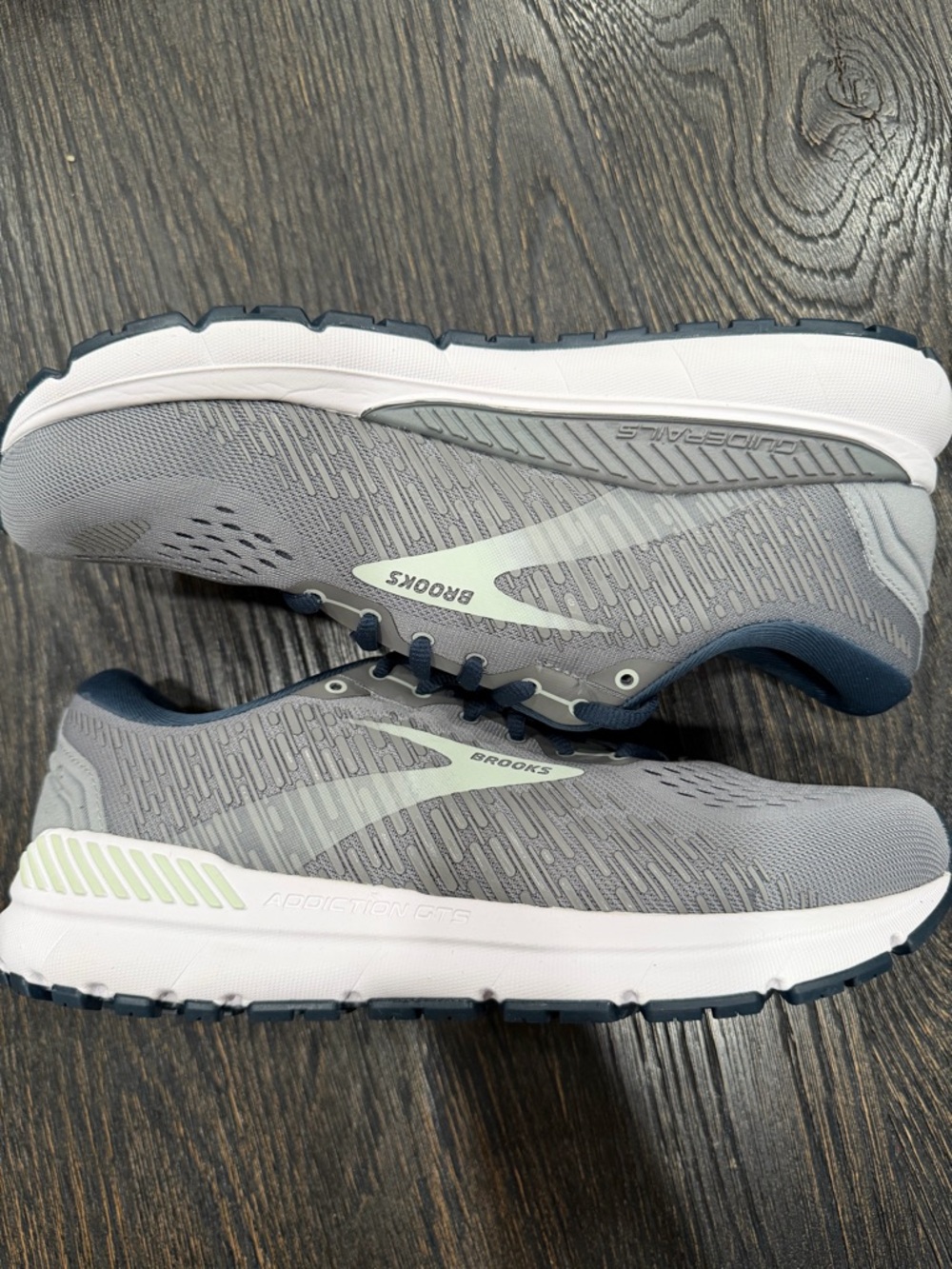 Brooks Women's Addiction GTS 15 Running Walk Athletic Shoes Size 10.5
